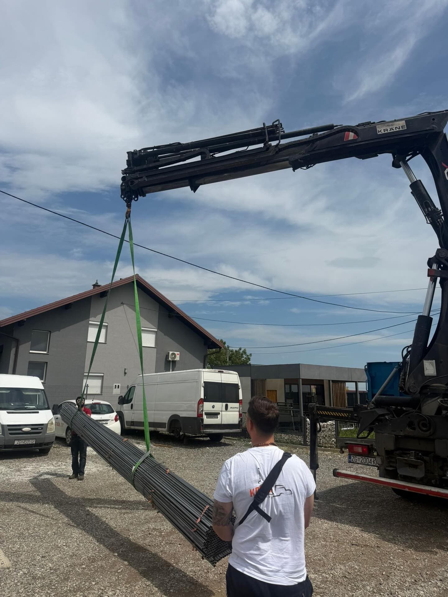 Istovar betonskog željeza kranom Zagreb