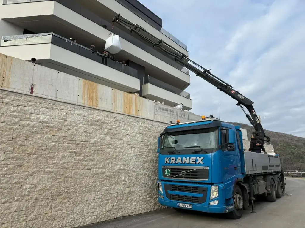 Kamion s kranom za prijevoz tereta Zagreb i okolica