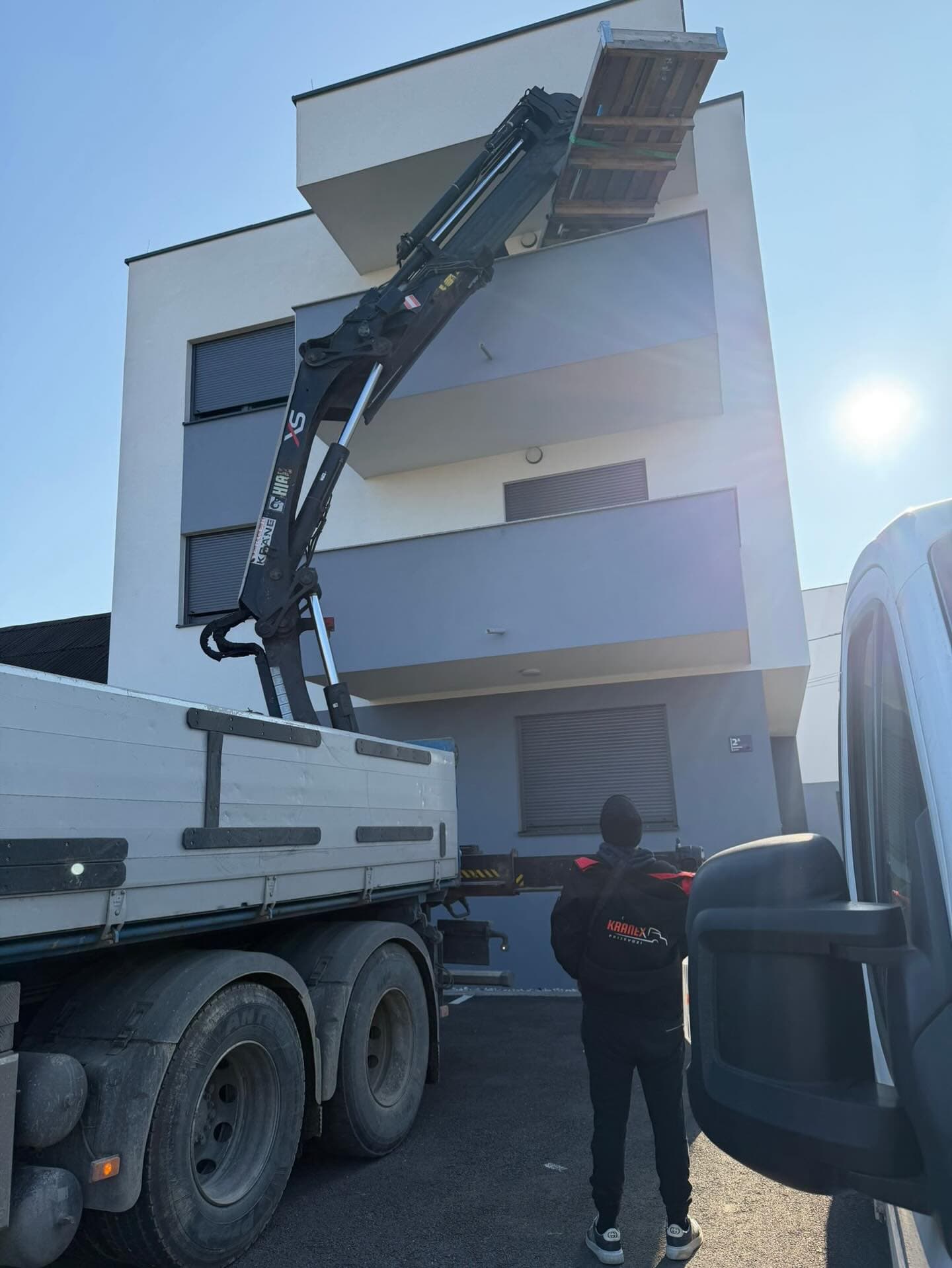 Prijevoz građevinskog materijala Zagreb kamionom s kranom