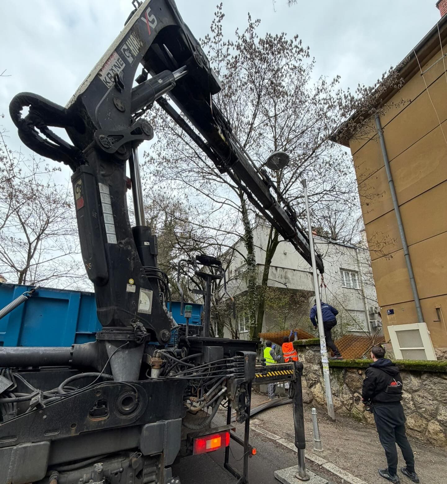 Prijevoz namještaja i dizanje kranom Zagreb